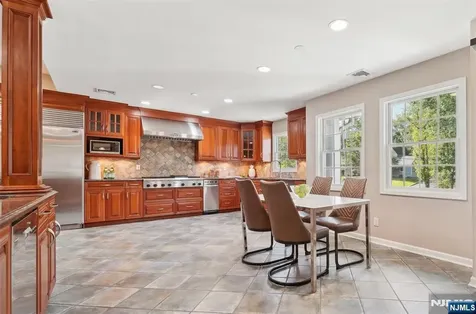 15 Fred Street Old Tappan NJ 07675
