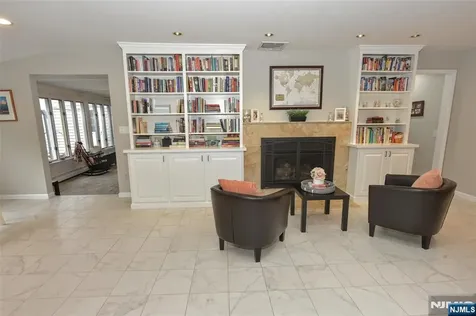 789 Charnwood Drive Wyckoff NJ 07481