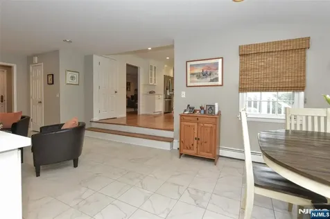 789 Charnwood Drive Wyckoff NJ 07481