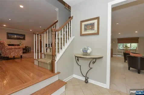 789 Charnwood Drive Wyckoff NJ 07481