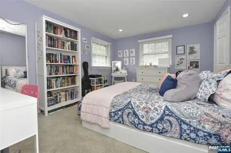 789 Charnwood Drive Wyckoff NJ 07481