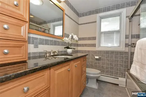 789 Charnwood Drive Wyckoff NJ 07481