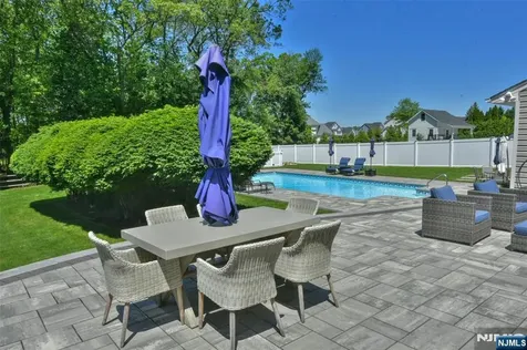 789 Charnwood Drive Wyckoff NJ 07481