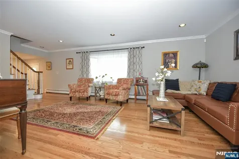 789 Charnwood Drive Wyckoff NJ 07481