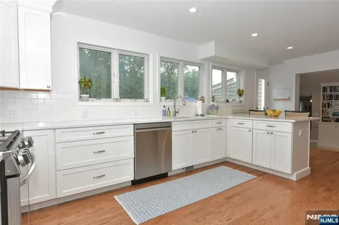 789 Charnwood Drive Wyckoff NJ 07481