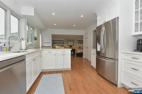 789 Charnwood Drive Wyckoff NJ 07481