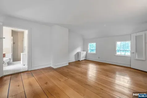 622 E Saddle River Road Ho-ho-kus NJ 07423