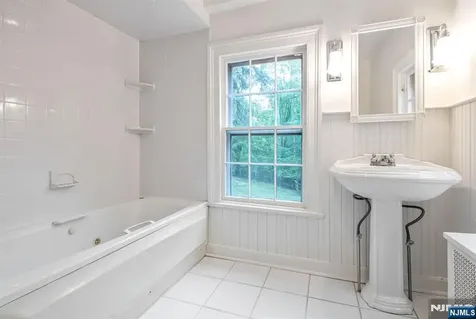622 E Saddle River Road Ho-ho-kus NJ 07423