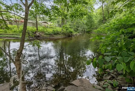 622 E Saddle River Road Ho-ho-kus NJ 07423