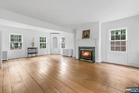 622 E Saddle River Road Ho-ho-kus NJ 07423
