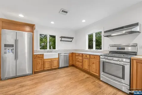 622 E Saddle River Road Ho-ho-kus NJ 07423