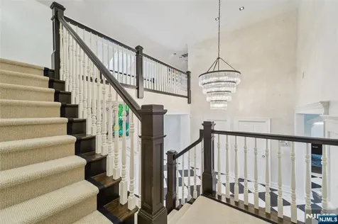 1021 Hillcrest Road Ridgewood NJ 07450