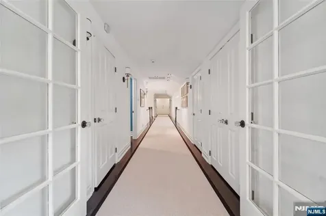 1021 Hillcrest Road Ridgewood NJ 07450