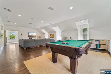 1021 Hillcrest Road Ridgewood NJ 07450