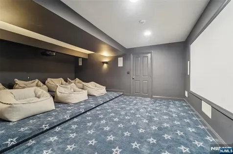 1021 Hillcrest Road Ridgewood NJ 07450