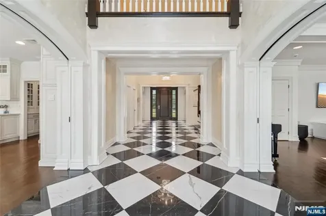 1021 Hillcrest Road Ridgewood NJ 07450