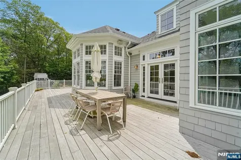 1021 Hillcrest Road Ridgewood NJ 07450