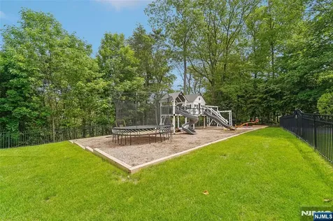 1021 Hillcrest Road Ridgewood NJ 07450