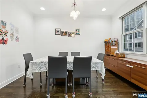 286 Roslyn Court West New York NJ 07093