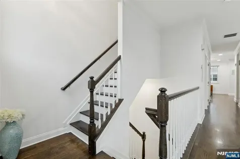 286 Roslyn Court West New York NJ 07093