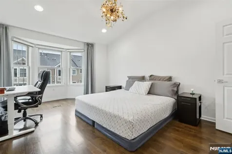 286 Roslyn Court West New York NJ 07093