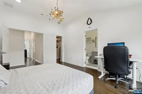 286 Roslyn Court West New York NJ 07093