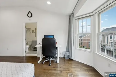 286 Roslyn Court West New York NJ 07093