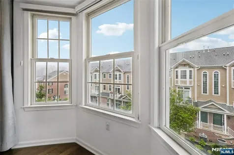 286 Roslyn Court West New York NJ 07093