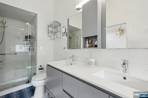 286 Roslyn Court West New York NJ 07093