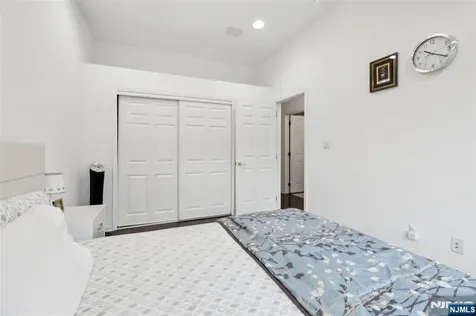286 Roslyn Court West New York NJ 07093