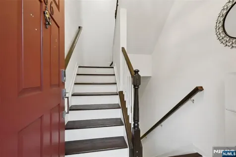 286 Roslyn Court West New York NJ 07093