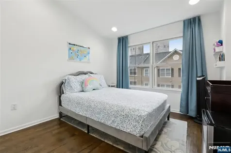 286 Roslyn Court West New York NJ 07093