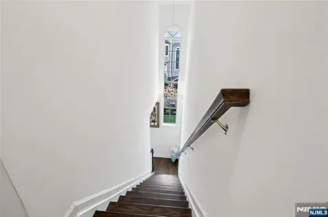 286 Roslyn Court West New York NJ 07093