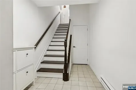 286 Roslyn Court West New York NJ 07093