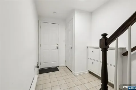 286 Roslyn Court West New York NJ 07093