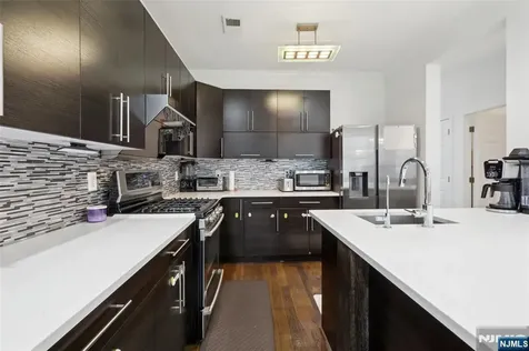 286 Roslyn Court West New York NJ 07093