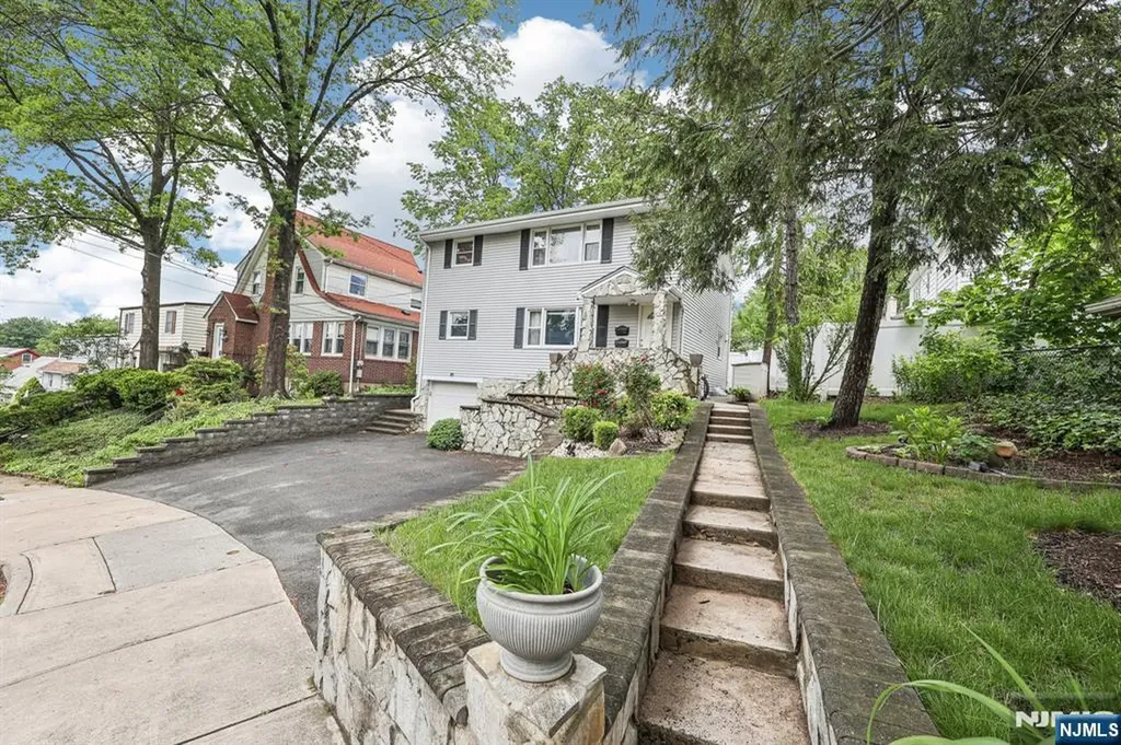 197 Parkway Maywood NJ 07607