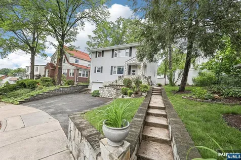 197 Parkway Maywood NJ 07607