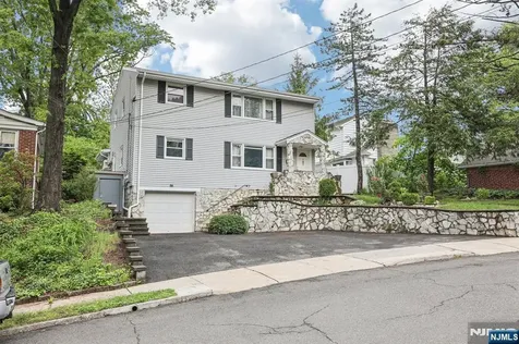 197 Parkway Maywood NJ 07607