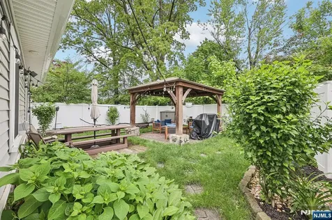 197 Parkway Maywood NJ 07607