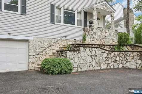 197 Parkway Maywood NJ 07607