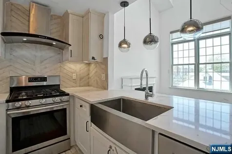 147 Lydia Drive Guttenberg NJ 07093