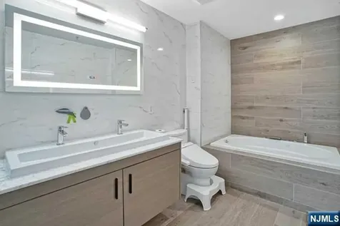 147 Lydia Drive Guttenberg NJ 07093