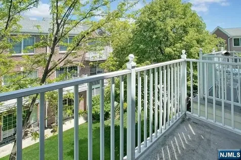 147 Lydia Drive Guttenberg NJ 07093