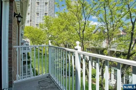 147 Lydia Drive Guttenberg NJ 07093