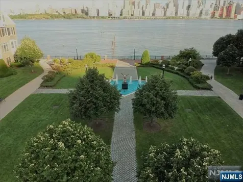 147 Lydia Drive Guttenberg NJ 07093