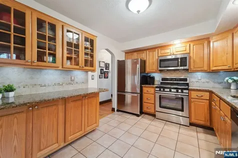 70 Lexington Avenue Cresskill NJ 07626