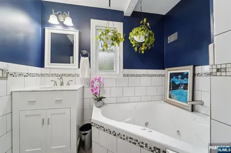 70 Lexington Avenue Cresskill NJ 07626