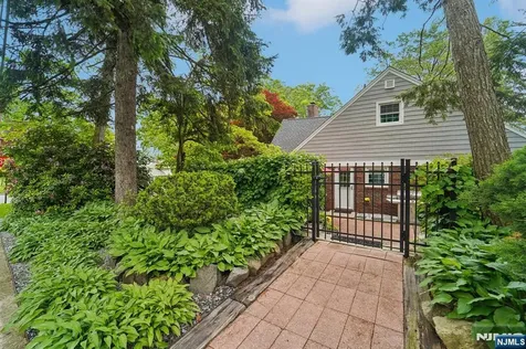70 Lexington Avenue Cresskill NJ 07626