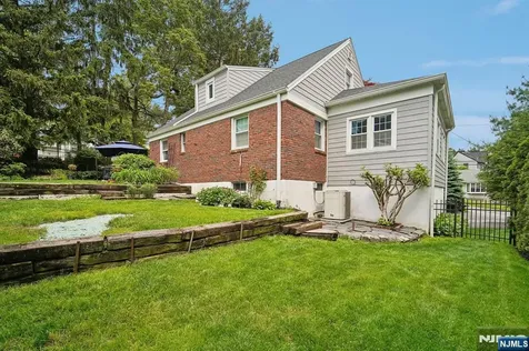 70 Lexington Avenue Cresskill NJ 07626
